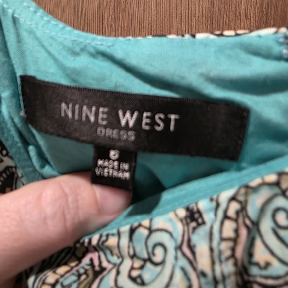 Elegant Paisley Print Dress - Picture 7 of 7